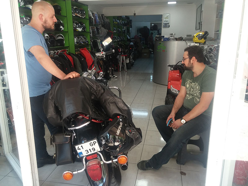 tekeri-patlayan-arkadas